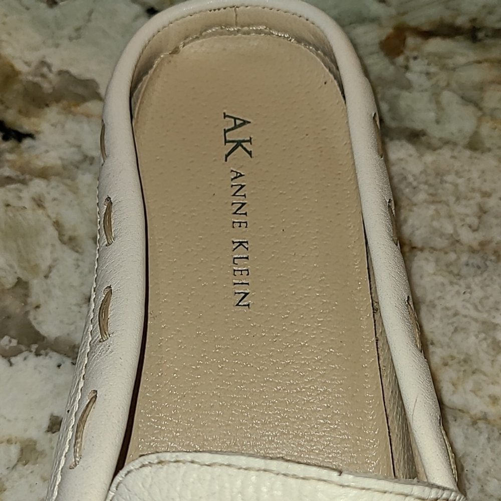 ANNE Klein Cultures white leather turquoise decor Moccasins. sz.8M (#1074) - Picture 7 of 15